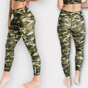 Zyia Light Green Camo Reflective Soft N Snug Tights NEW Mid-Rise 7/8 Women’s 2 - Picture 1 of 12