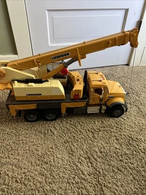 Bruder Mack Granite Liebherr Crane Truck 02818 Yellow 1:16 LTF 1045 Semi-Loader - Image 1 of 4