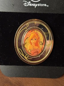 Verzauberte Prinzessin Giselle Goldrahmen ovaler Spiegel Prinz Edward Disney Store Pin - Bild 1 von 3