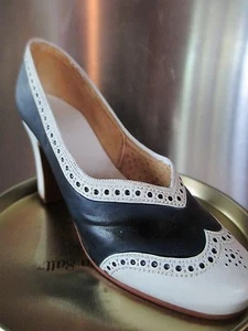 JUST THE RIGHT SHOE SPECTATE THIS 25112 MNIB WITH COA - Picture 1 of 3