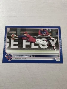 2022 Topps Series 2 #576 Byron Buxton Minnesota Twins Blue Parallel - Picture 1 of 2