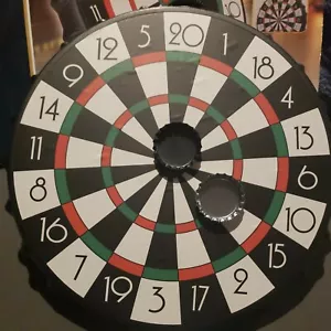 Kronkorken Magnet Dartscheibe Schonen Sie Ihre Wände und Türen! Kommt mit 6 Flaschenverschlüssen - Bild 1 von 6