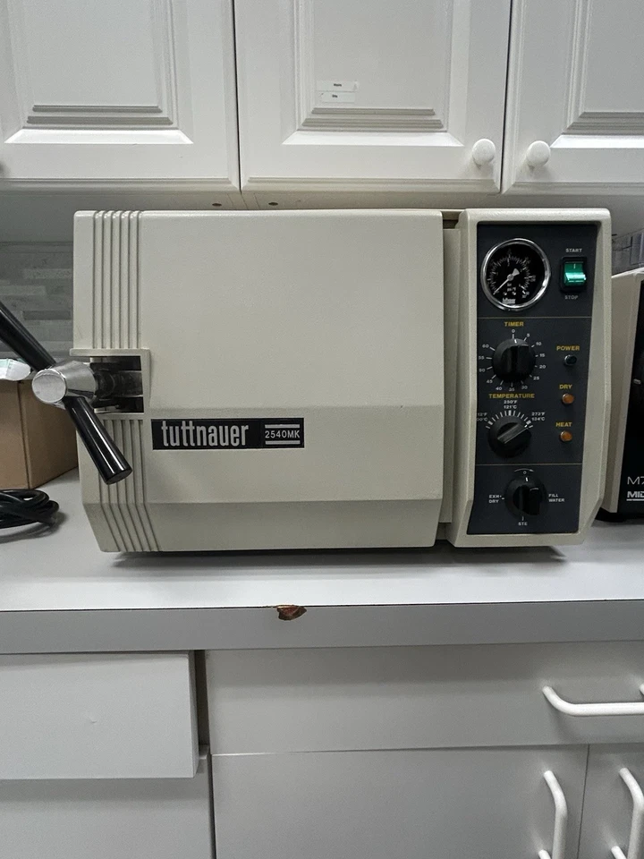 Esterilizador Autoclave Tuttnauer 2540MK 220 Voltios ¡¡¡Nuevo Precio!!!  $700. Foto 1 de 4