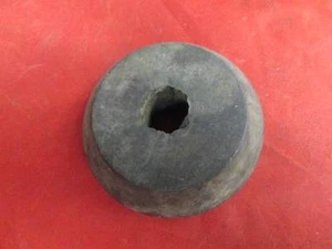 Montaje de motor de 6 cilindros de lote antiguo parte trasera inferior se adapta a 39 40 41 42-46 Plymouth MOPAR 690345 - Imagen 1 de 1