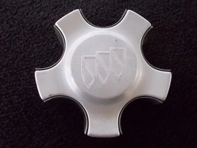  02 03 04 Tapa central de llantas de aleación Buick Rendezvous  Foto 1 de 4