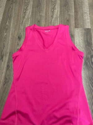 Camiseta sin mangas Sport-Tek, para mujer talla mediana, rosa, sin mangas, cuello en V Foto 1 de 4