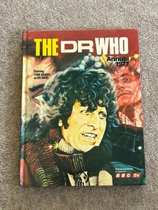 The DR WHO Annual 1977 ( Tom Baker as DR WHO ) Authorised by BBC TV - Picture 1 of 2
