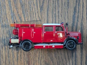 DIECAST CAR W/LED CASE 1950 MERCEDES BENZ TLF-50 FIRE ENGINE YATMING 43013 1/43 - Picture 1 of 3