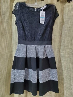 Vestido sin palabras para niñas talla 5 blanco y negro encaje acampanado parte inferior nuevo con etiquetas Foto 1 de 4