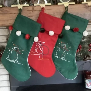 1 GRÜNER gefilzte WOLLE BESTICKT SCHNEEMANN ODER Weihnachtsmann WEIHNACHTSSTRUMPF BOMMELN - Bild 1 von 6