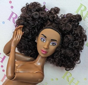 Nuevo Para NUEVAS AA MUÑECAS FRESCAS Desnudo NATURAL Marrón CABELLO Afro ARTICULADO Muñeca MIA - Imagen 1 de 6