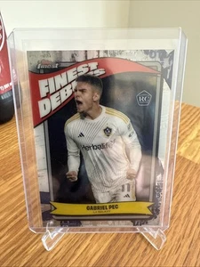 2024 TOPPS FINEST MLS GABRIEL PEC RC LA GALAXY FINEST DEBUTS REFRACTOR FD-11 - Picture 1 of 2