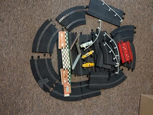 scalextric vintage track peices mit drei Oldtimern - Bild 1 von 19