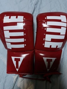 Title Boxing Gloves Red 18Oz - Picture 1 of 2