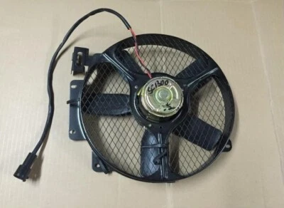 Conjunto de ventilador condensador radiador Suzuki Swift/Cultus/Geo Metro 1989-2000 Foto 1 de 4