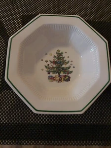 Nikko "CHRISTMASTIME" Serving Bowl Christmas Tree Pattern Made Japan 9 1/8" - Picture 1 of 3