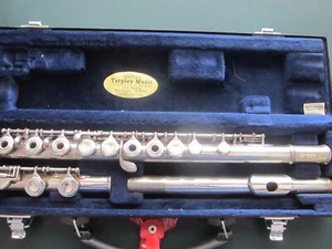 Yamaha 281 Open Hole Flute W/ Hard Case - NICE - FREE SHIPPING - Picture 1 of 5