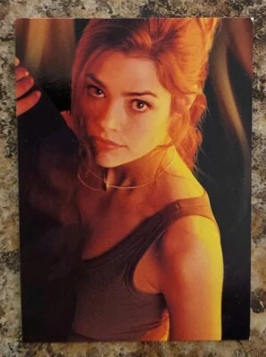 JAMES BOND 1999 EL MUNDO NO ES SUFICIENTE B6 BOND IS BACK ROMPECABEZAS INSERTAR TARJETA Foto 1 de 2