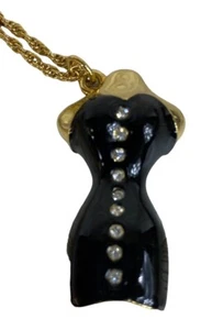 Vintage 3D Kleid Anhänger Kette Halskette Strass Emaille Mode Schneider Design - Bild 1 von 9