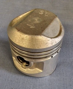 Piston For GS550 8V - 0.5mm o/s 56.5mm - Genuine Suzuki - Picture 1 of 3