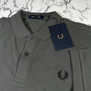 Camisa Polo FRED PERRY Para Hombres Verde Campo TALLA GRANDE M6000 638 Auténtica Nueva con Etiquetas - Imagen 1 de 9