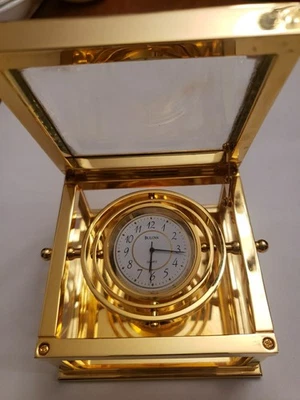 Hermoso Reloj de Escritorio Bulova Cardán Movimiento Japonés Foto 1 de 4