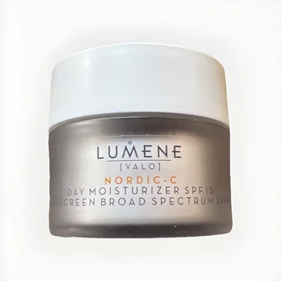 Crema hidratante de día Lumene Finland Nordic-C 1,7 Fl OC 50 ml (sin caja, sellada) Foto 1 de 4