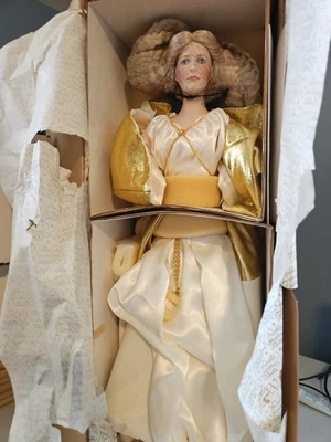 NUEVO EN CAJA Franklin Mint Reliquia Señor de los Anillos Reina Galadriel Muñeca de Porcelana Foto 1 de 2