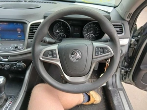 HOLDEN COMMODORE VF 2013-2017 STEERING WHEEL VINYL SRS A/BAG NOT INCLUDED - Picture 1 of 12