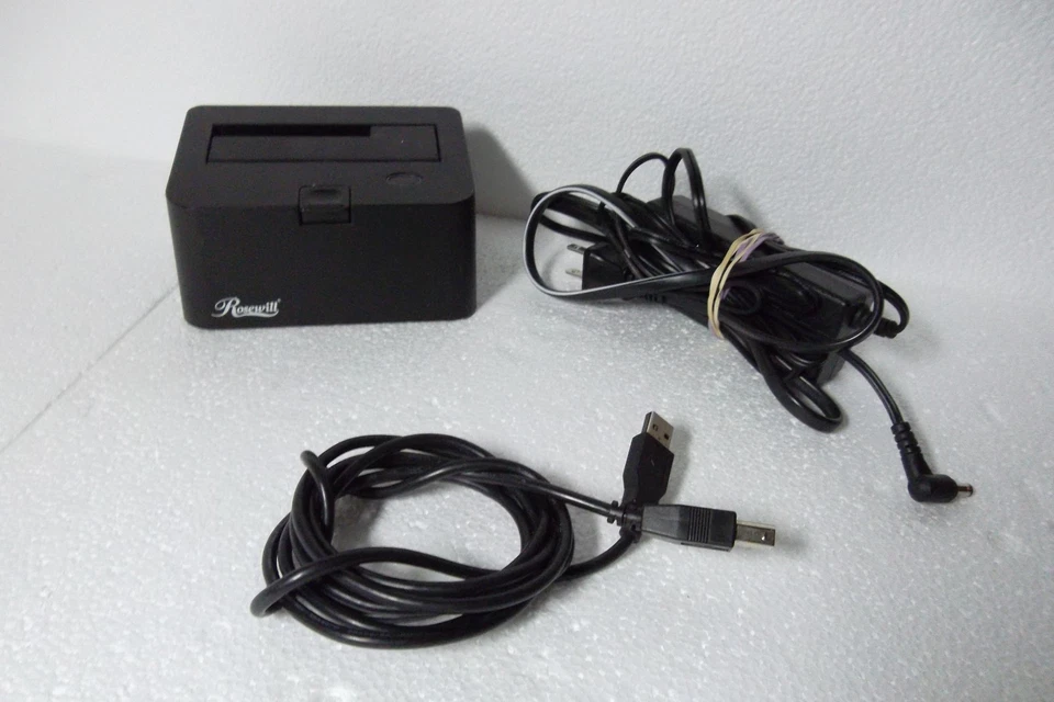 Rosewill RX-DU100 2.5” & 3.5” SATA to USB 2.0 Drive Docking Station 480 Mbps LED - Image 1 of 4