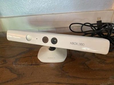 Microsoft XBox 360 Kinect Sensor 1414 White - BC123   - Image 1 of 4