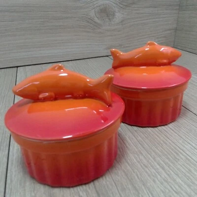 Fish Handle Ramekins Volcanic Orange Lids 10cm Swiss Pro Pates Souffles Set 2 - Image 1 of 4