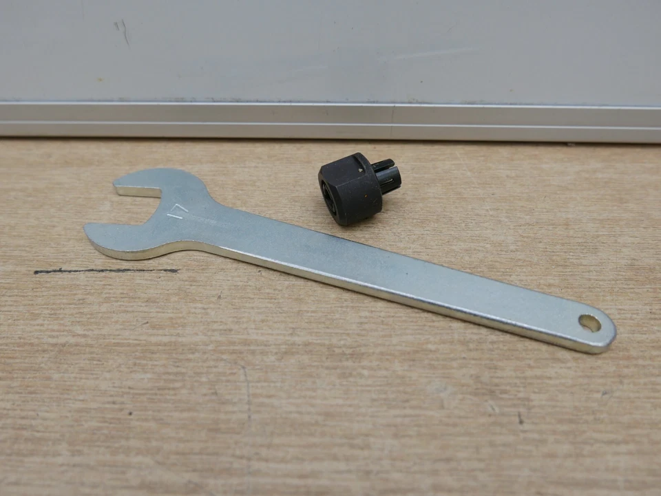 DeWALT 1/4" ROUTER COLLET + NUT & 17MM WRENCH DCW604 D26204K DW615 326286-01 - Image 1 of 1