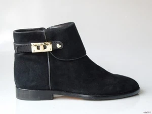 BOTAS AL TOBILLO VINCE CAMUTO VC Signature gamuza negra 6 doradas Turnlock 'Kalypso' nuevas - Imagen 1 de 4