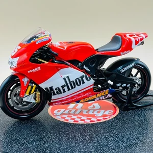MINICHAMPS 1/12 Ducati Desmosedici L. Capilrossi MotoGP '03 Marllboro 122031465 - Picture 1 of 24