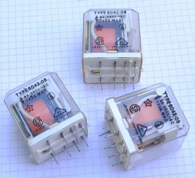1x  Finder Type 6042-06 relais 6A 250V-AC 60.42.06. Prix pour 1 pièce. - Photo 1/4