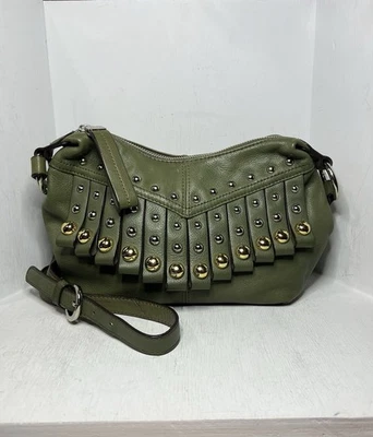 Bandolera vintage B Makowsky A201445 verde oliva con flecos de cuero tachonado Foto 1 de 4