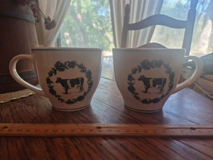 Juego Molly Hatch Anthropologie/2 tazas de café con corona floral y vaca láctea 14 oz. Usado en excelente estado  - Imagen 1 de 24