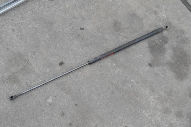 Volvo V40 2001 2002 2003 2004 capó puntal amortiguador  Foto 1 de 4