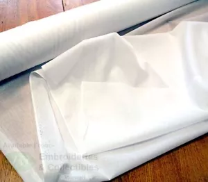 KD7111 WHITE 110cm Poly Cotton Fusible Interlining Per Metre - Picture 1 of 2