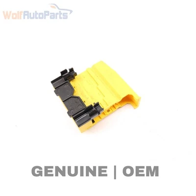 BMW 135I 2008-2013 - Cubierta retractora de cinturón de seguridad / tapa 6954587 Foto 1 de 4