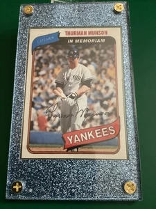 1980 Topps Style Thurman Munson In Memorian Variation Card Yankees Blue Display - Picture 1 of 6