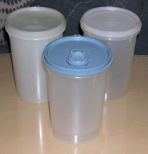 Tupperware Lot of Three 1-Quart Pitchers with Lids, Item 321 - Picture 1 of 1