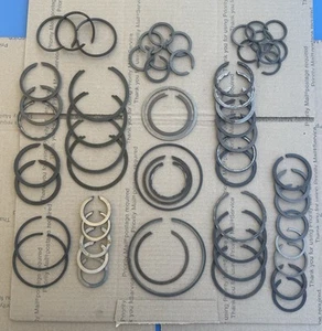 MIX LOT 61 Pieces Manuel TRANSMISSION Snap Ring T18 T19 SM465 NP435 NP542 & More - Bild 1 von 3