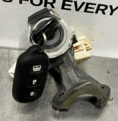 2004-2006 TOYOTA CAMRY STEERING IGNITION SWITCH LOCK WITH KEY OEM - Image 1 of 4