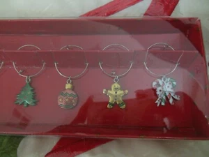 Christmas themed wine charms Set of 6 New in Box - Picture 1 of 4