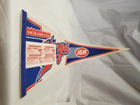 Vtg NBA Sacramento Kings 1990 IGA Logo Basketball Red White Blue L Felt Pennant Cover