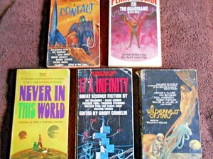 SCIENCE FICTION PB VINTAGE LOT (5) CLASSIC COLLECTIONS 1965-1974 - Imagen 1 de 3