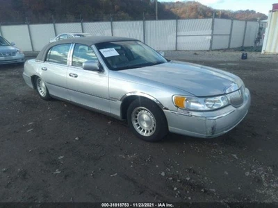 Fuse Box Engine 117.7" Wb Fits 01 LINCOLN & TOWN CAR 2227421 Foto 1 de 4