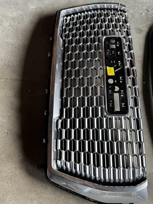 Parrilla GMC YUKON YUKON XL 2021-2024 Foto 1 de 4